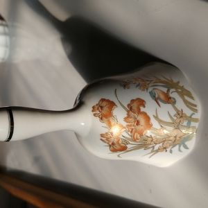 VINTAGE WHITE PORCELAIN IMARI BELL